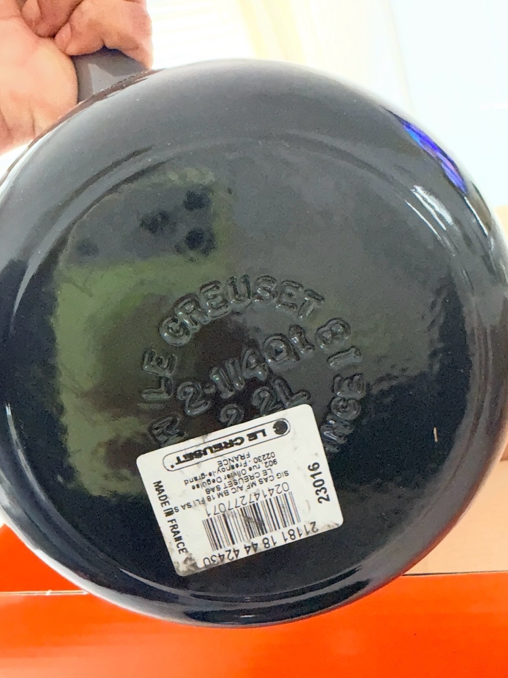 New In Box Le Creuset Signature Enameled Cast Iron Saucepan Oyster - Picture 7 of 8